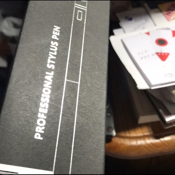 Electronic stylus pen for use with an IPad - Picture 3 of 8